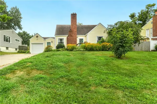 415 NE Moreland Drive, Oakwood Park, MO 64118