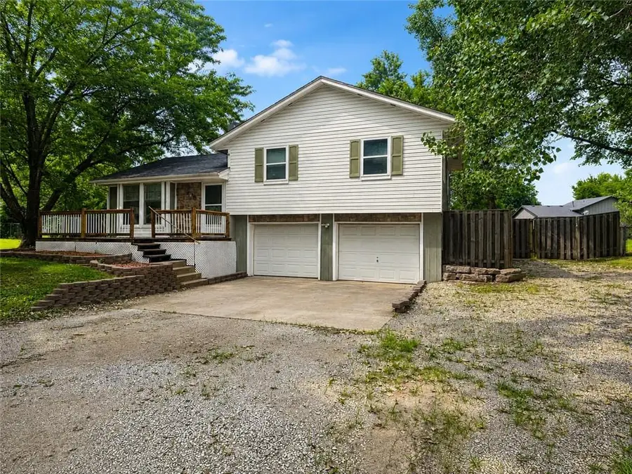 112 Sharon Lane, Garden City, MO 64747 - #3