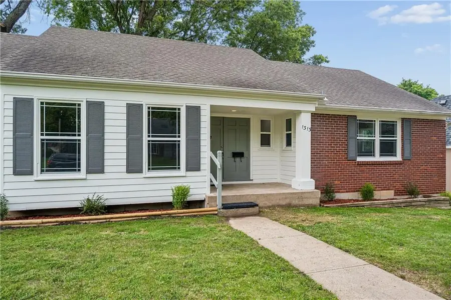 1313 E 98th Terrace, Kansas City, MO 64131 - #3