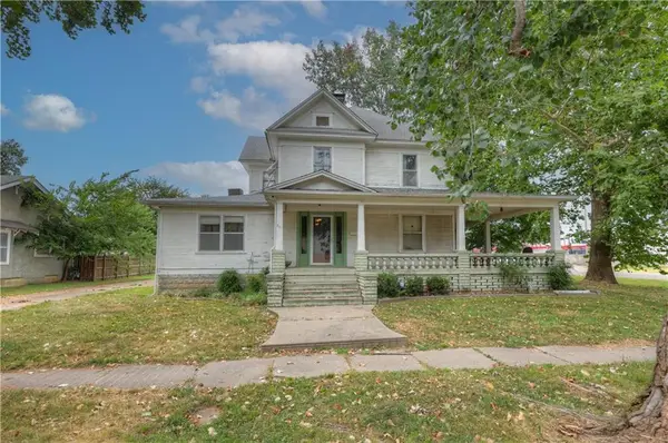 301 W Pine Street, Columbus, KS 66725