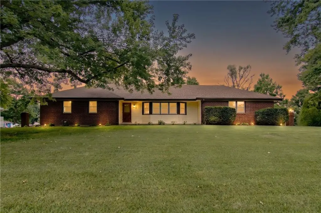 103 8th Street, Garden City, MO 64747 - #1