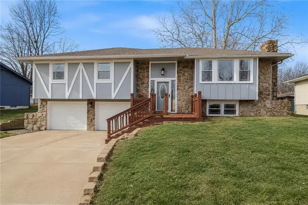 519 S Ridge Drive, Olathe, KS 66061
