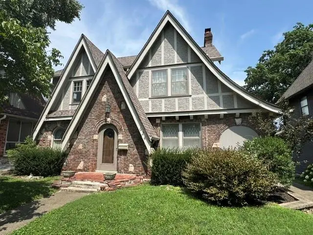 624 E 71st Terrace, Kansas City, MO 64131 - #1