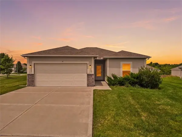 2104 Crestview Place, Raymore, MO 64083