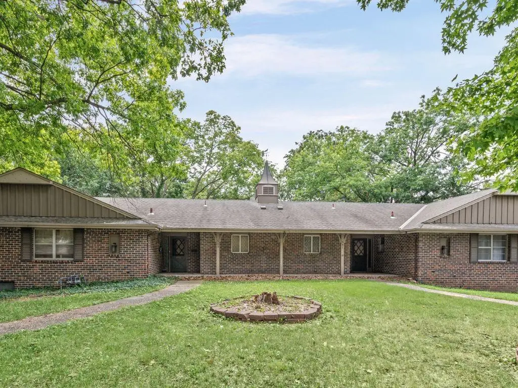 541 E 101st Terrace, Kansas City, MO 64131 - #1