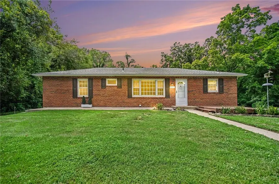 6600 NW Hamer Drive, Kansas City, MO 64118 - #2
