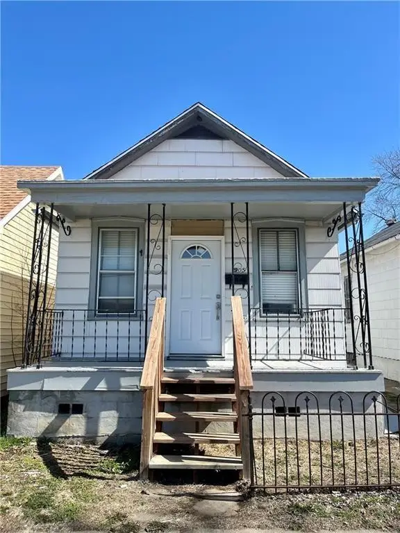 905 S 22nd Street, St Joseph, MO 64507