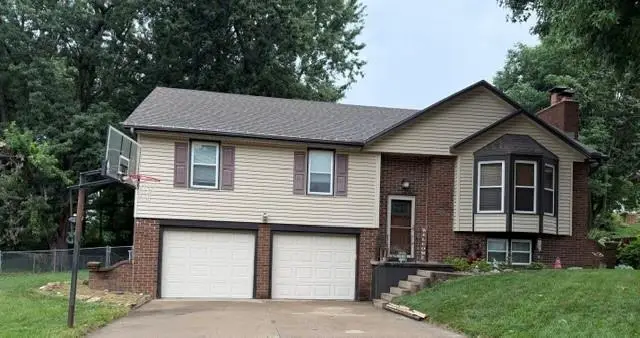 3909 W Haverill Drive, Saint Joseph, MO 64506 - #1