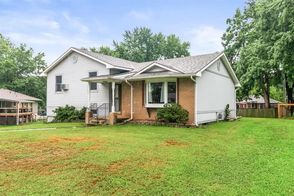 703 E Maple Street, Archie, MO 64725 - #1
