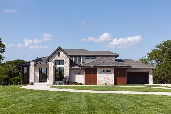 12505 NW Copper Hill Court, Parkville, MO 64152