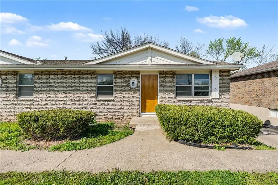 3522 NE 72nd Street, Kansas City, MO 64119 - #3