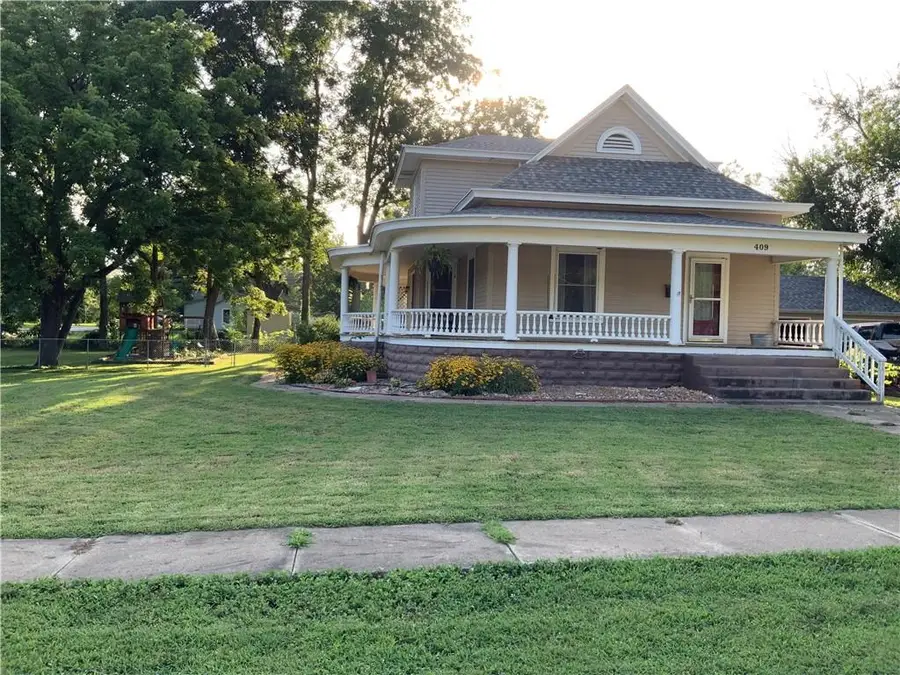 409 S Green Street, Yates Center, KS 66783 - #2
