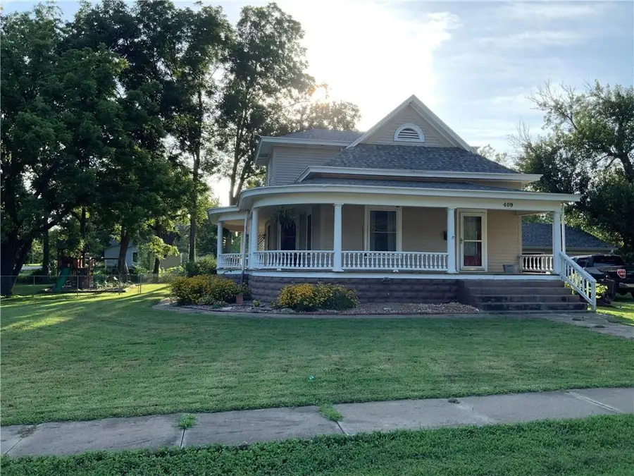 409 S Green Street, Yates Center, KS 66783 - #3