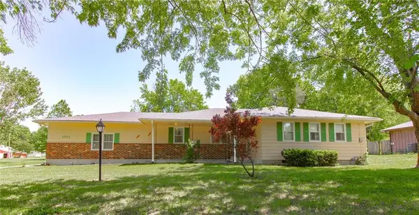1701 S Lexington Street, Holden, MO 64040