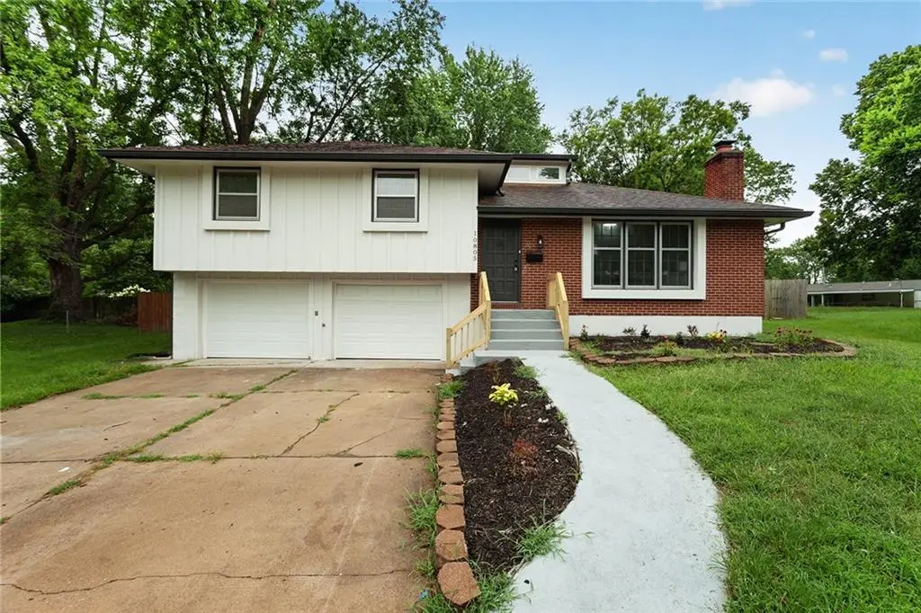 10805 E 65th Street, Raytown, MO 64133 - #1