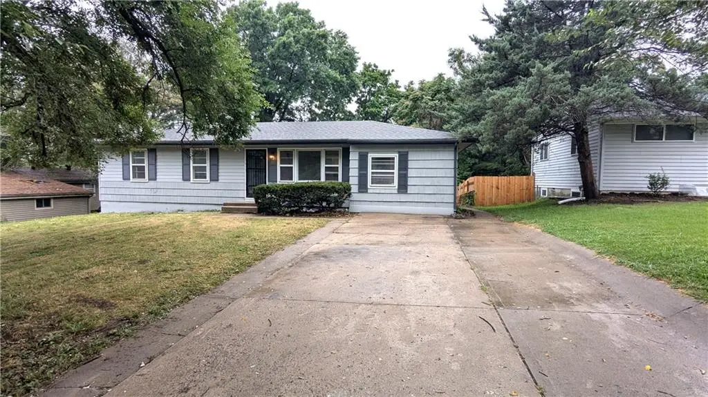 8618 Winchester Avenue, Kansas City, MO 64138 - #1