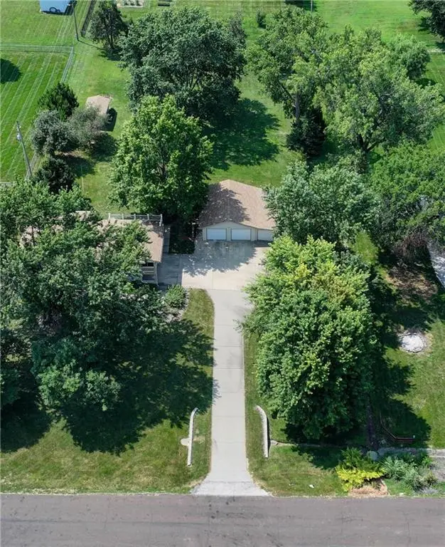 15121 Briarwood Drive, Basehor, KS 66007 - #3