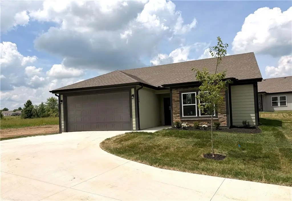 1311 N White Oaks Lane, Oak Grove, MO 64075 - #1