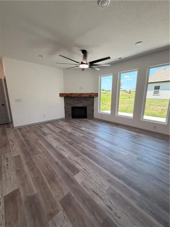 1311 N White Oaks Lane, Oak Grove, MO 64075 - #3