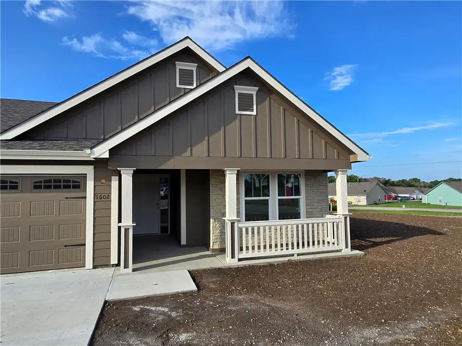 1602 Bluestem Drive, Ottawa, KS 66067 - #2