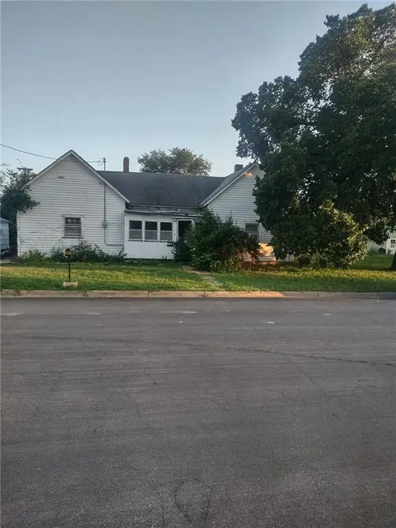 117 W North Street, Lincoln, KS 67455 - #2