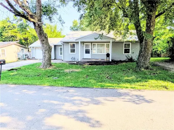 210 W 19th Street, Holden, MO 64040