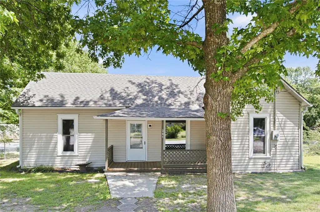 201 Spruce Street, Garden City, MO 64747 - #1