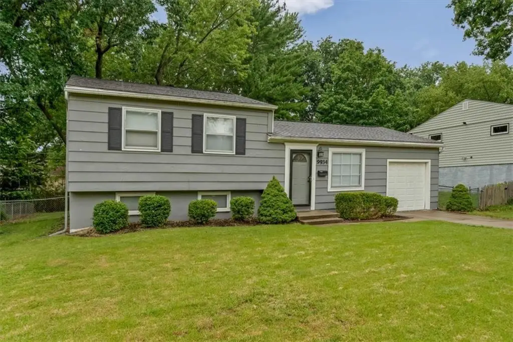 9934 England Drive, Overland Park, KS 66212 - #1