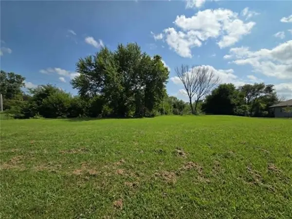 2509 Jones Ranch Parkway, Harrisonville, MO 64701