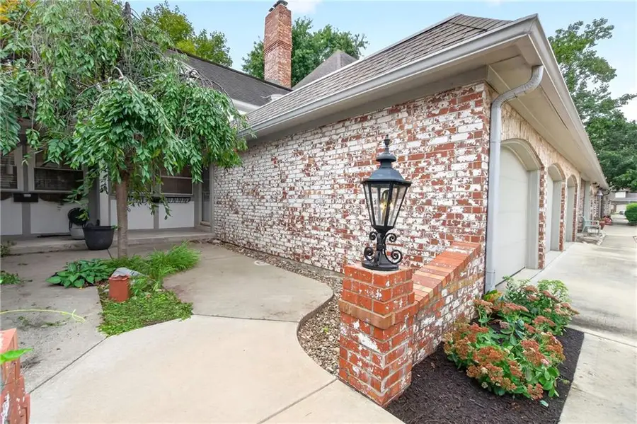 7621 W 102nd Street, Overland Park, KS 66212 - #2