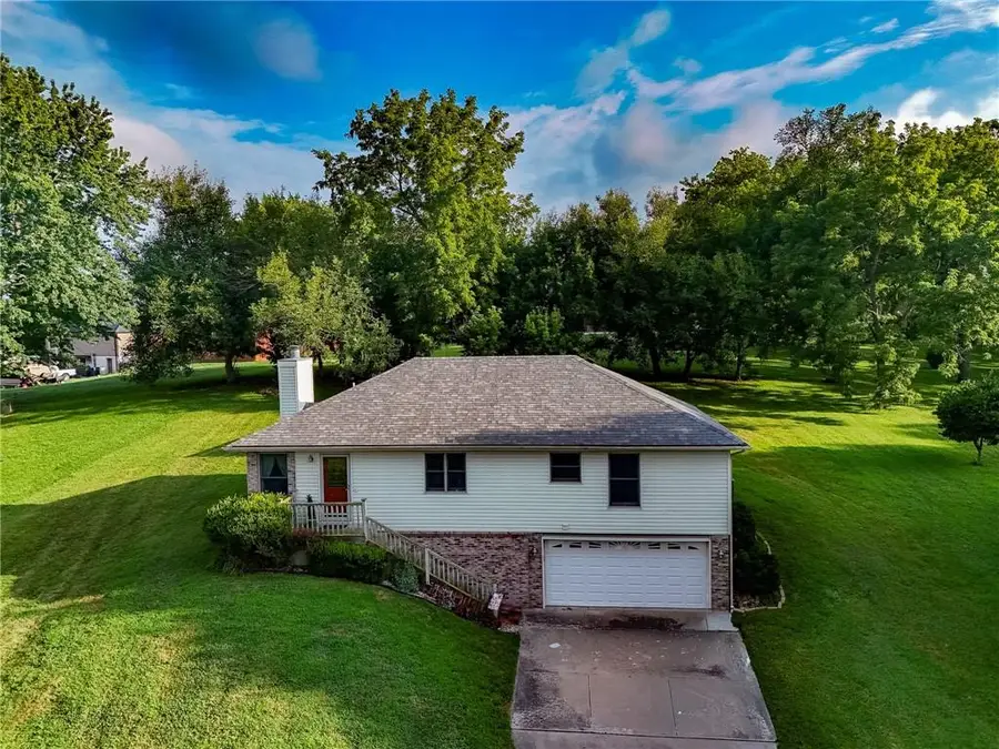13470 Brookwood Way, Saint Joseph, MO 64505 - #2