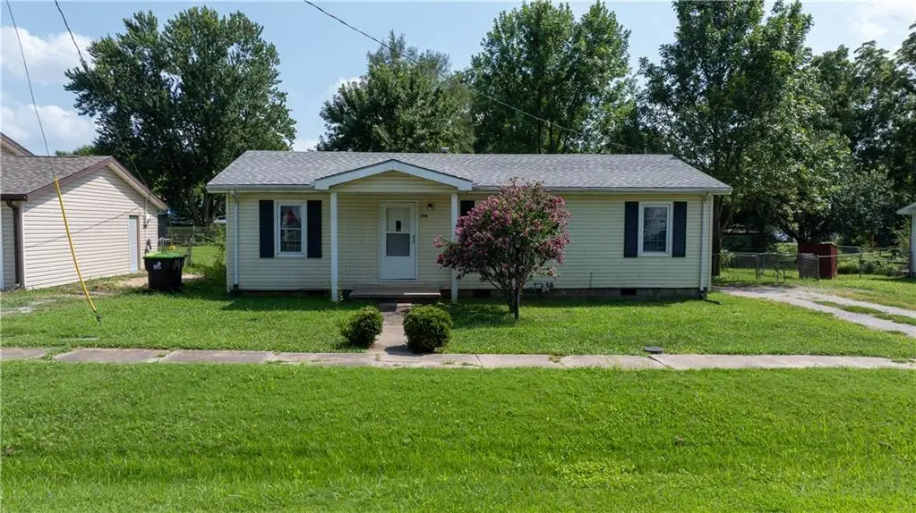 304 E Mason Street, La Monte, MO 65337 - #1
