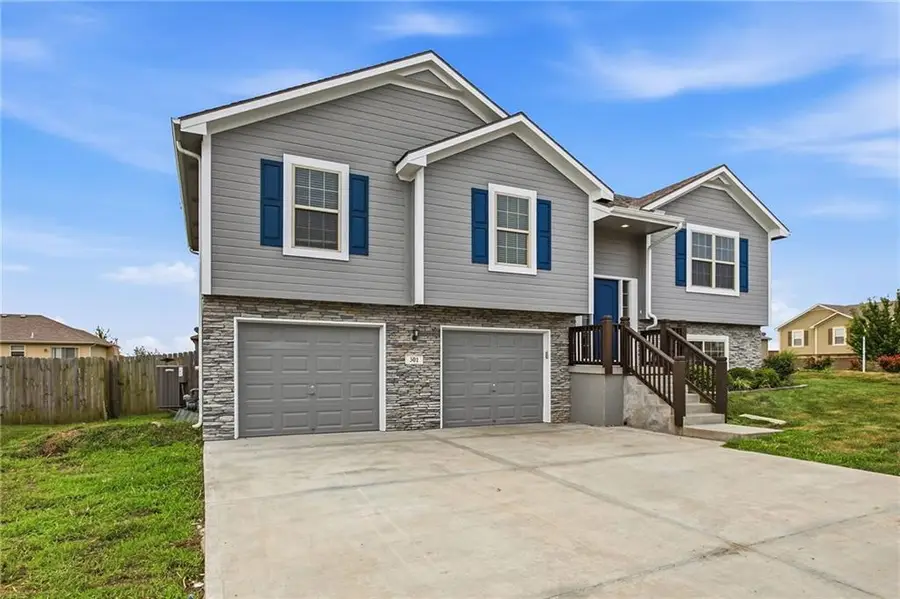 301 NE 192nd Terrace, Smithville, MO 64089 - #2