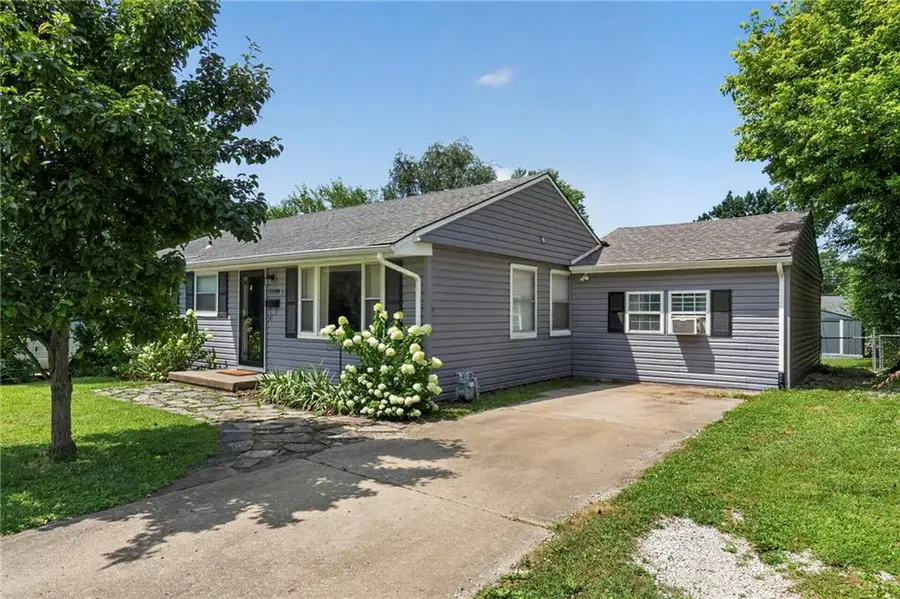 3140 S 46th Terrace, Kansas City, KS 66106 - #2