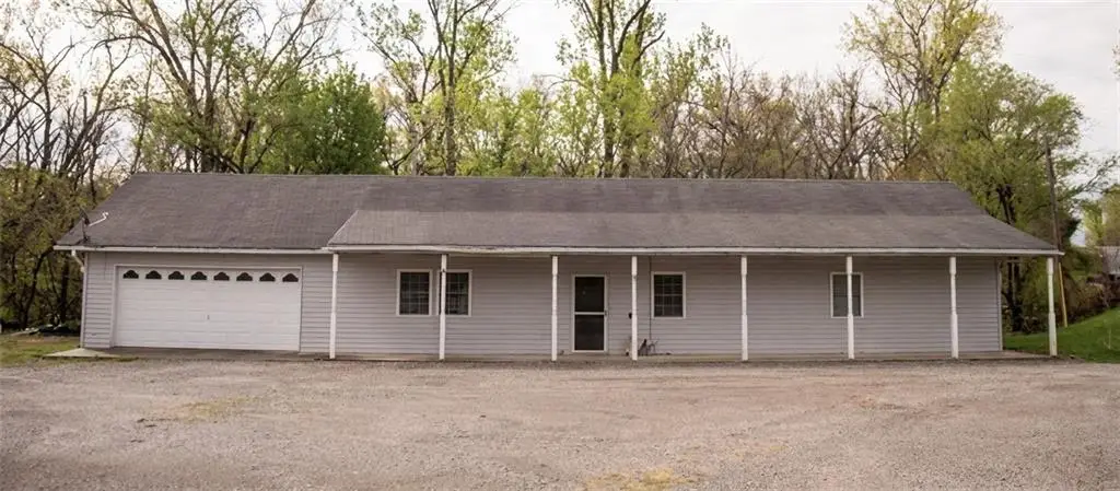 10945 Us Highway 59 Highway, Atchison, KS 66002 - #1
