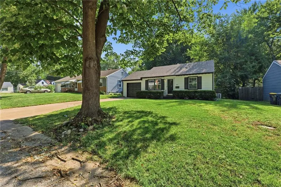 8103 Mcgee Street, Kansas City, MO 64114 - #3