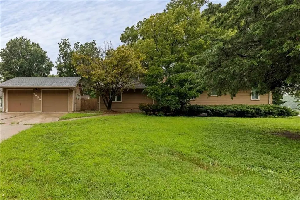 7900 Tennessee Avenue, Raytown, MO 64138 - #1
