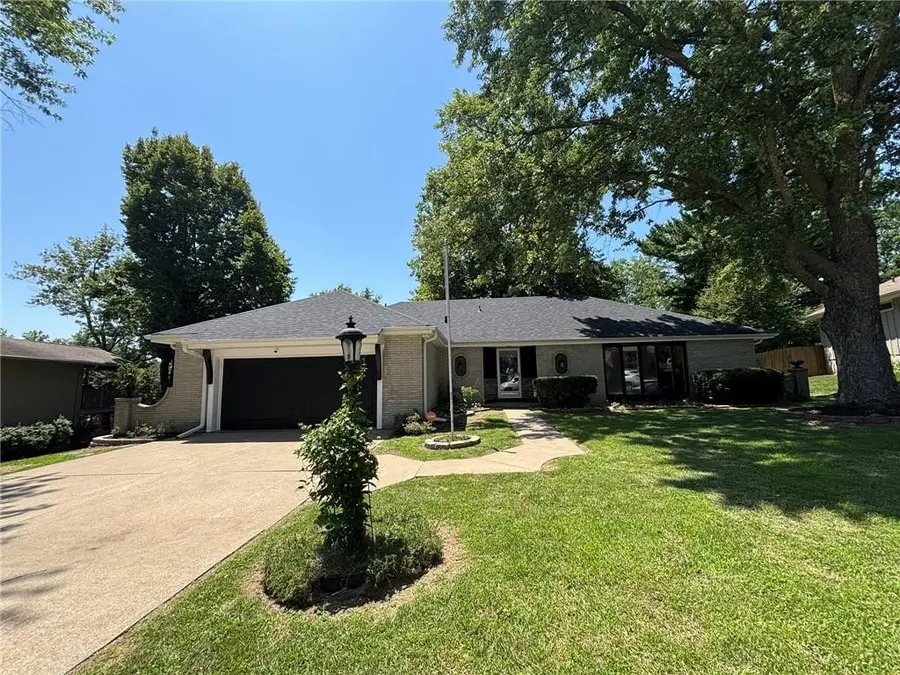 4910 Briarwood Lane, Saint Joseph, MO 64506 - #2