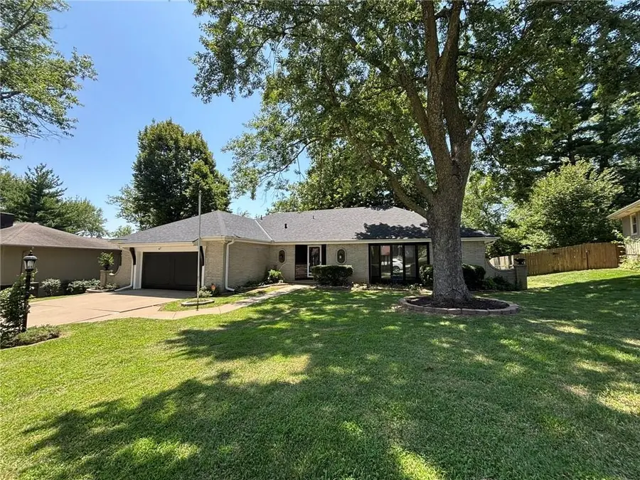 4910 Briarwood Lane, Saint Joseph, MO 64506 - #3