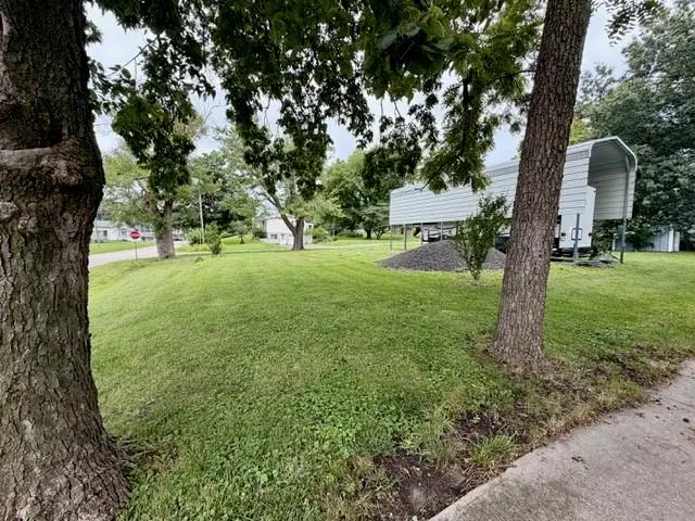 401 N Kenyon Street, Albany, MO 64402 - #2