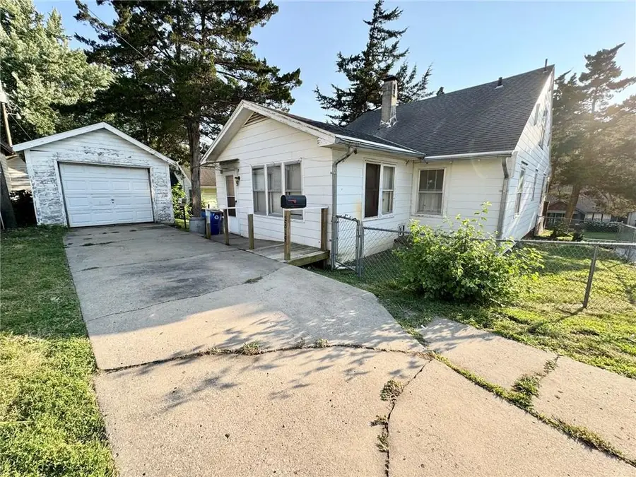2319 W Circle Drive, Saint Joseph, MO 64505 - #3