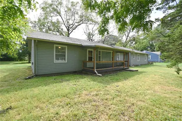 8900 Wayne Avenue, Kansas City, MO 64131