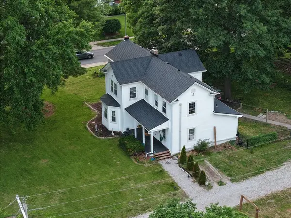 1900 NE 65th Street, Gladstone, MO 64118