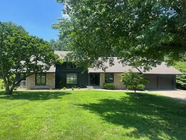 1000 Main Road, Higginsville, MO 64037