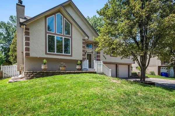 1312 Barnes Drive, Lee's Summit, MO 64086
