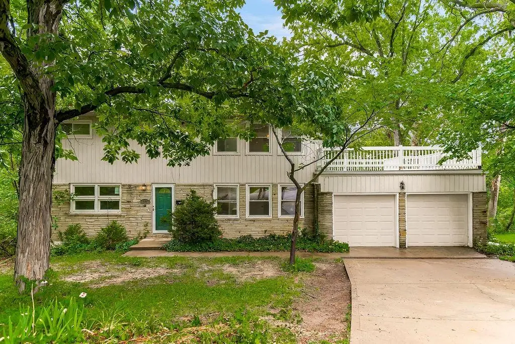 6807 N Walnut Street, Kansas City, MO 64118 - #1