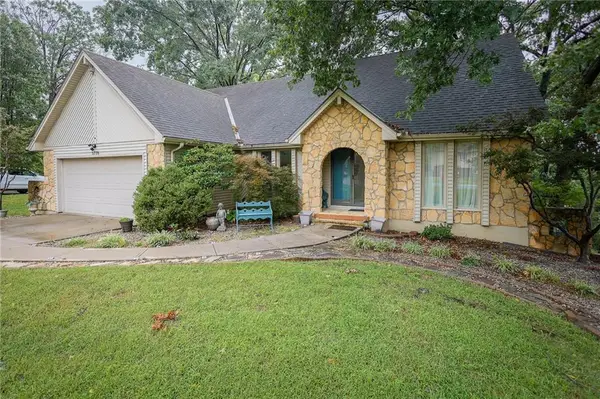 5778 Bower Street, Kansas City, MO 64133