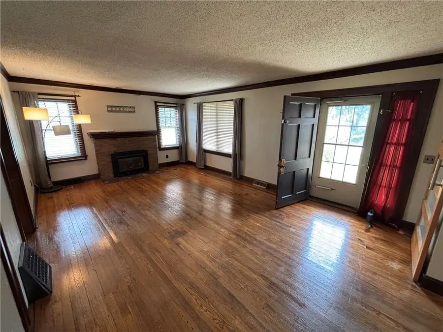 4205 N Kansas Avenue, Kansas City, MO 64117 - #3