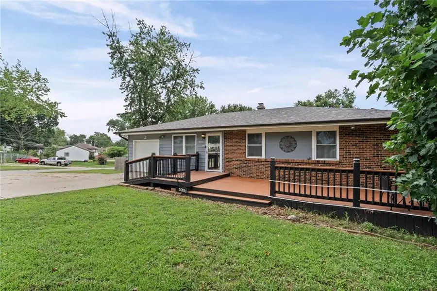5321 N Richmond Avenue, Kansas City, MO 64119 - #3