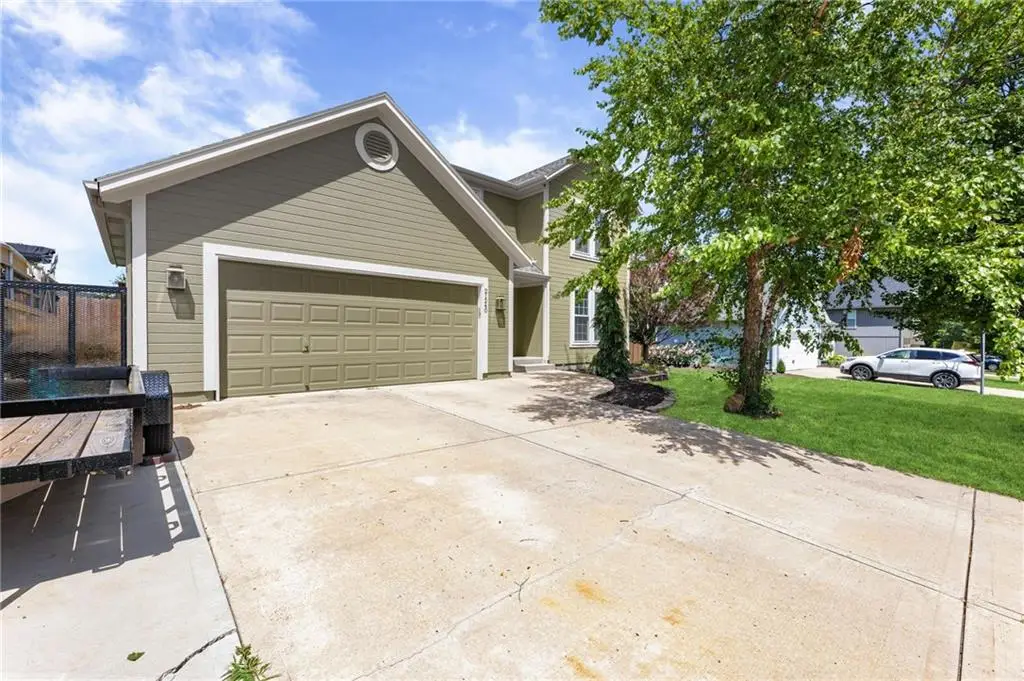 21240 W 226th Street, Spring Hill, KS 66083 - #1